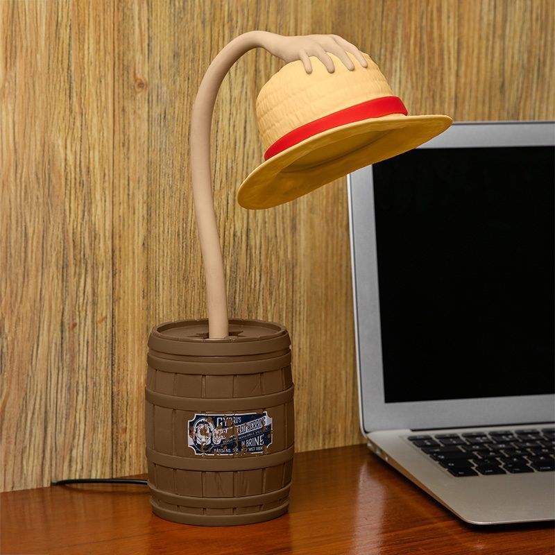 Straw Hat Posable Light